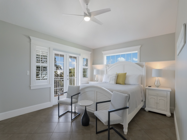 Six Bedroom Luxury Vacation Rental Anna Maria with Pool